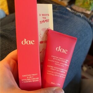 dae Cactus Fruit 3-in-1 Styling Cream & Styling Cream Wand